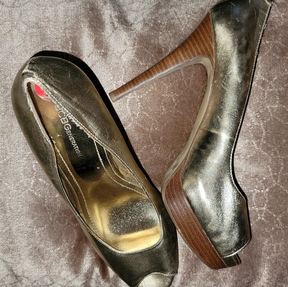 Shoes - Picture 3 of 4